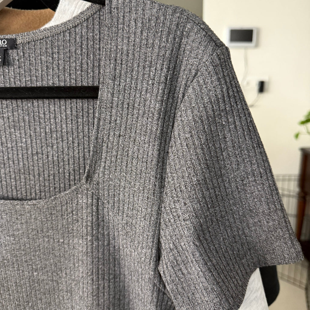gray ribbed square neck t-shirt