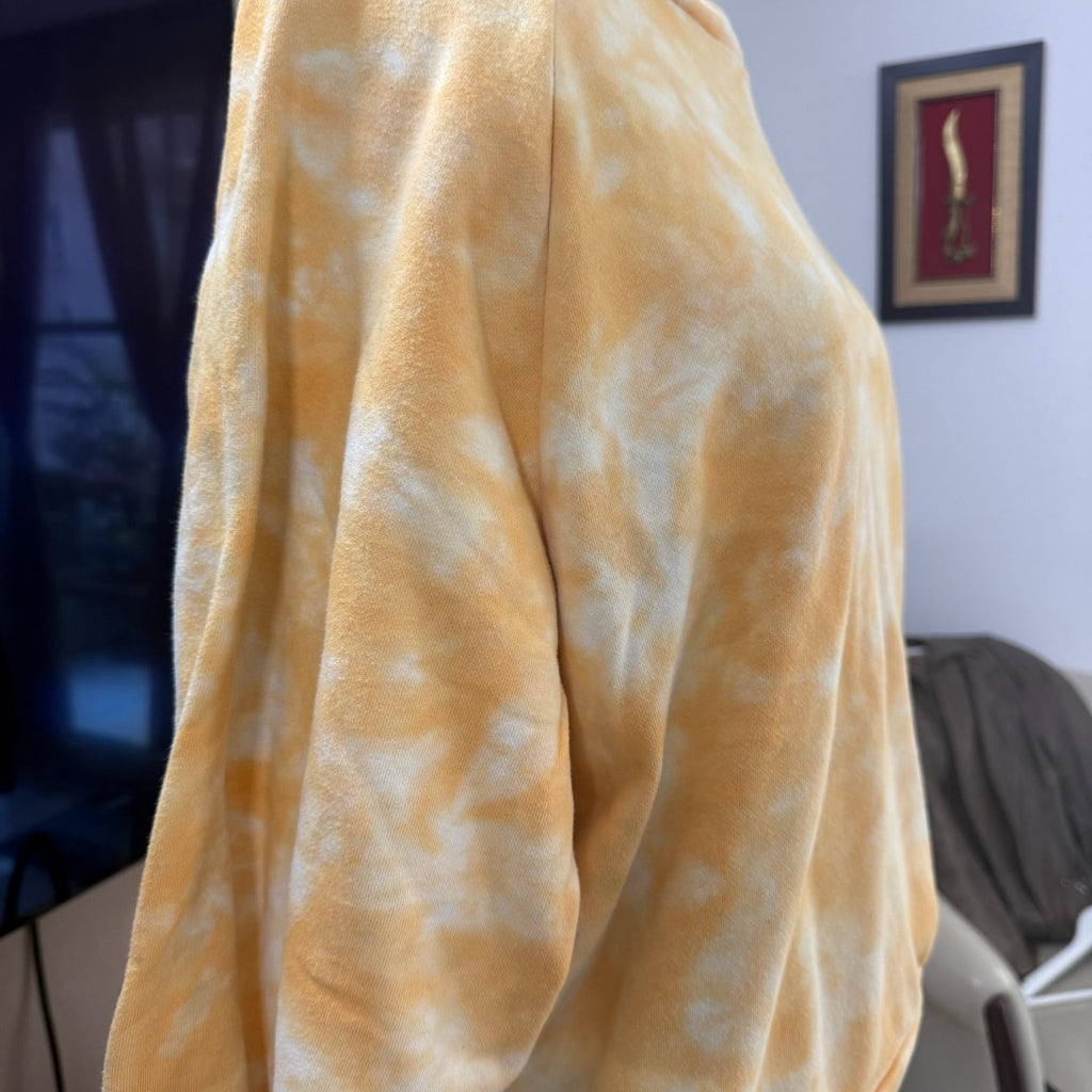 Levi's Oversized Tie-Dye Crewneck in Golden Yellow